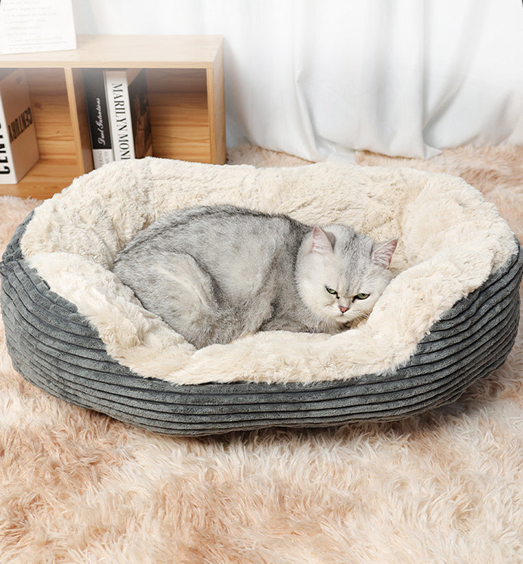 HKM-351187 Cozy Oval Plush Mat for Cats and Dogs - Ideal for Winter Comfort