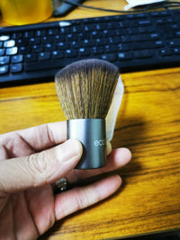 HKM-966355 Large Flame Powder Brush for Blush and Makeup Application