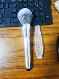 HKM-966355 Large Flame Powder Brush for Blush and Makeup Application