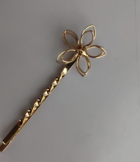HKM-118099 Elegant Pearl Edge Hair Clip - Alloy Construction for Stylish Hold