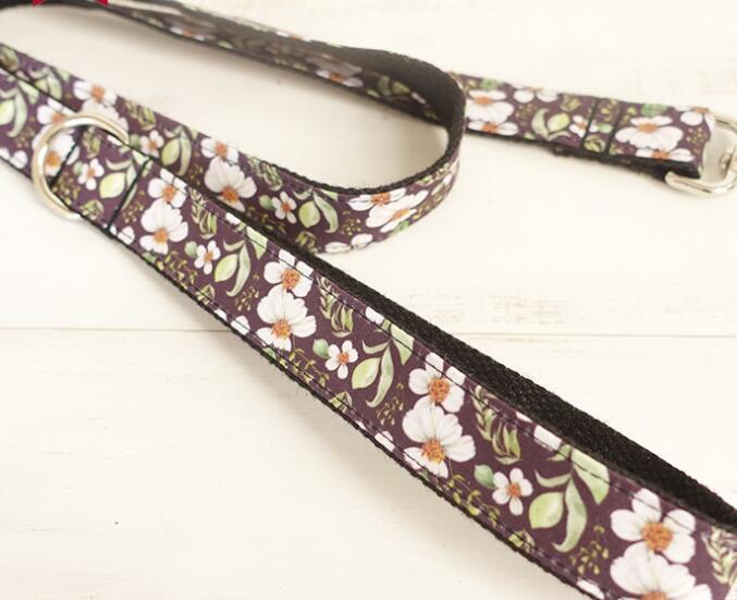 HKM-938579 Small Flower Print Pet Traction Set - Durable Polyester Material for Safety and Comfort