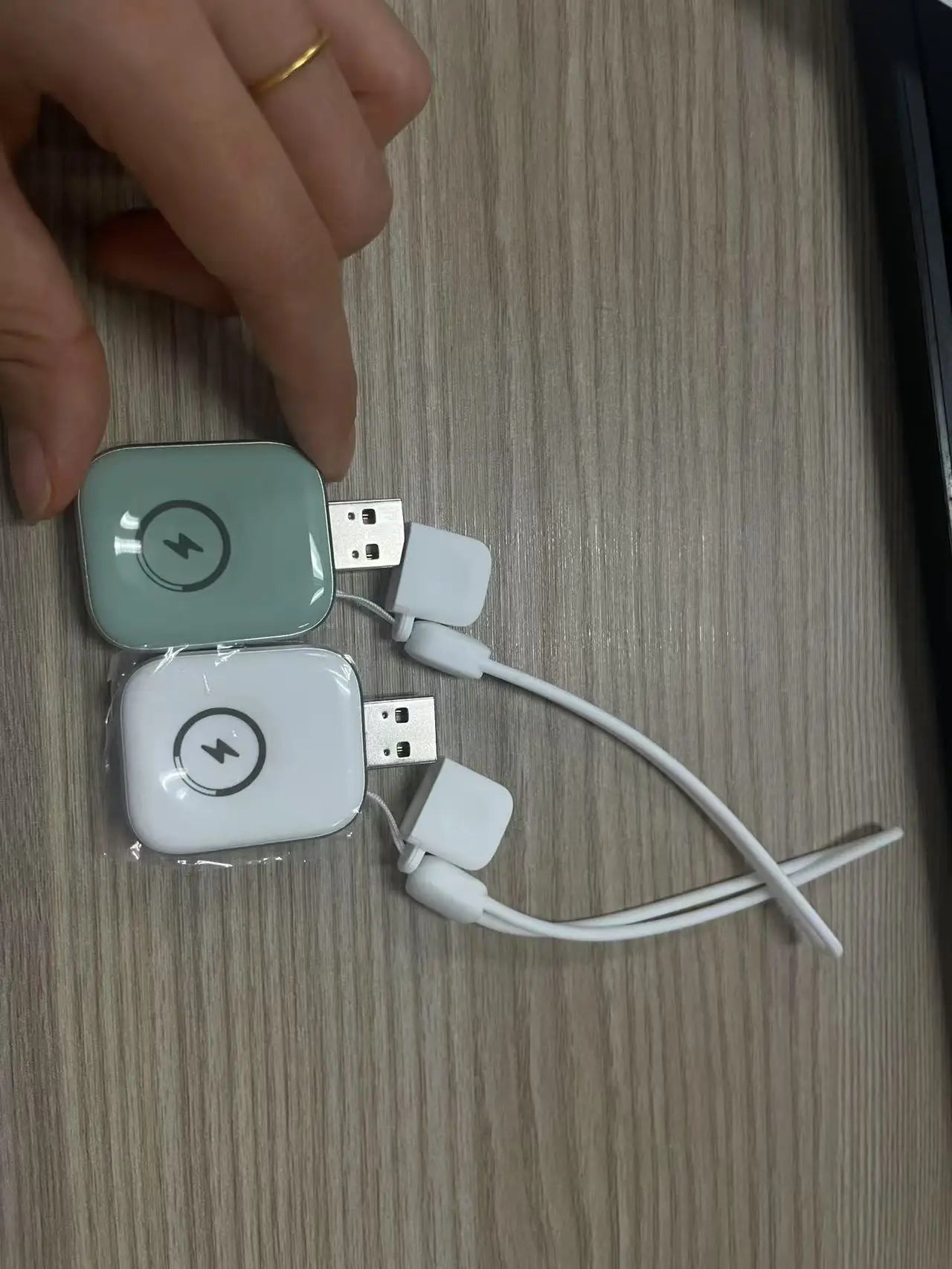 KTX-786131 Wireless Magnetic Charger for Apple Watch with Anti-Loss Lanyard