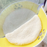 HKM-677715 Crescent-Shaped Cat Litter Box with Suction Cups and Velvet Pad for All Seasons