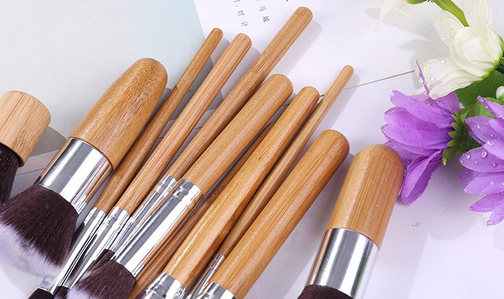 HKM-919827 11-Piece Bamboo Handle Makeup Brush Set with Linen Bag for Blush and Foundation Application