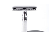 HKM-645011 Vintage Manual Safety Shaver Set with Brush – Aluminum and Zinc Alloy Design