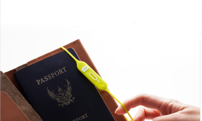 KTX-663443 Portable Silicone Card Holder with Anti-Lost Design - Available in Green Gray and Yellow Powder