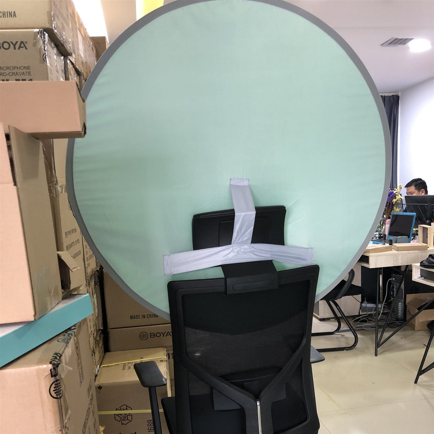 KTX-873555 Foldable Green Photography Background - 35cm Panel Expands to 90cm, Includes Carry Bag, Durable Steel Spring Frame