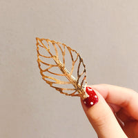 HKM-574547 Vintage Alloy Hollow Leaf Duckbill Clip for Women