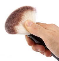 HKM-740179 Flower Face Makeup Brush with Wooden Handle and Rayon Nylon Hair for Blush and Eyeshadow Touchups