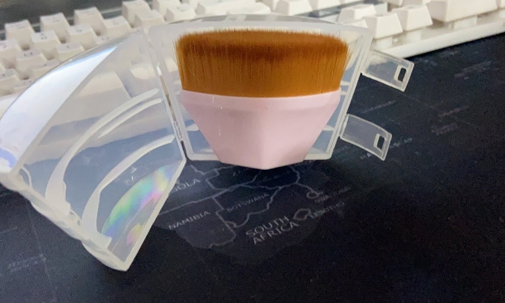 HKM-803411 Foundation Brush with Earth-Friendly Carrying Case for Powder, Liquid, Cream, and Blush Application