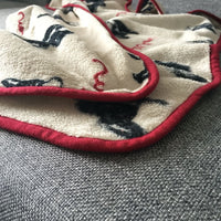 HKM-909395 Cozy Coral Velvet Blanket in Beige Bull Head - Soft and Versatile for Pets and Babies, 70cm x 100cm