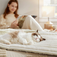 HKM-897875 Self-Warming Cat and Dog Mat - Thermal Crate Pad for Indoor/Outdoor Use, Non-Slip and Portable