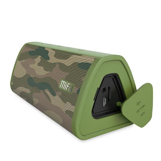 KTX-037651 Waterproof Bluetooth Outdoor Speaker with 10W Subwoofer and Built-in Lithium Battery