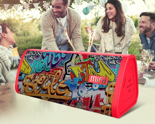 KTX-037651 Waterproof Bluetooth Outdoor Speaker with 10W Subwoofer and Built-in Lithium Battery