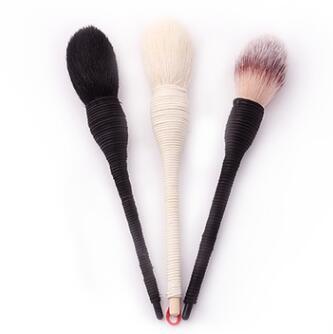 HKM-135699 Goat Hair & Synthetic Makeup Brush with Rattan Handle