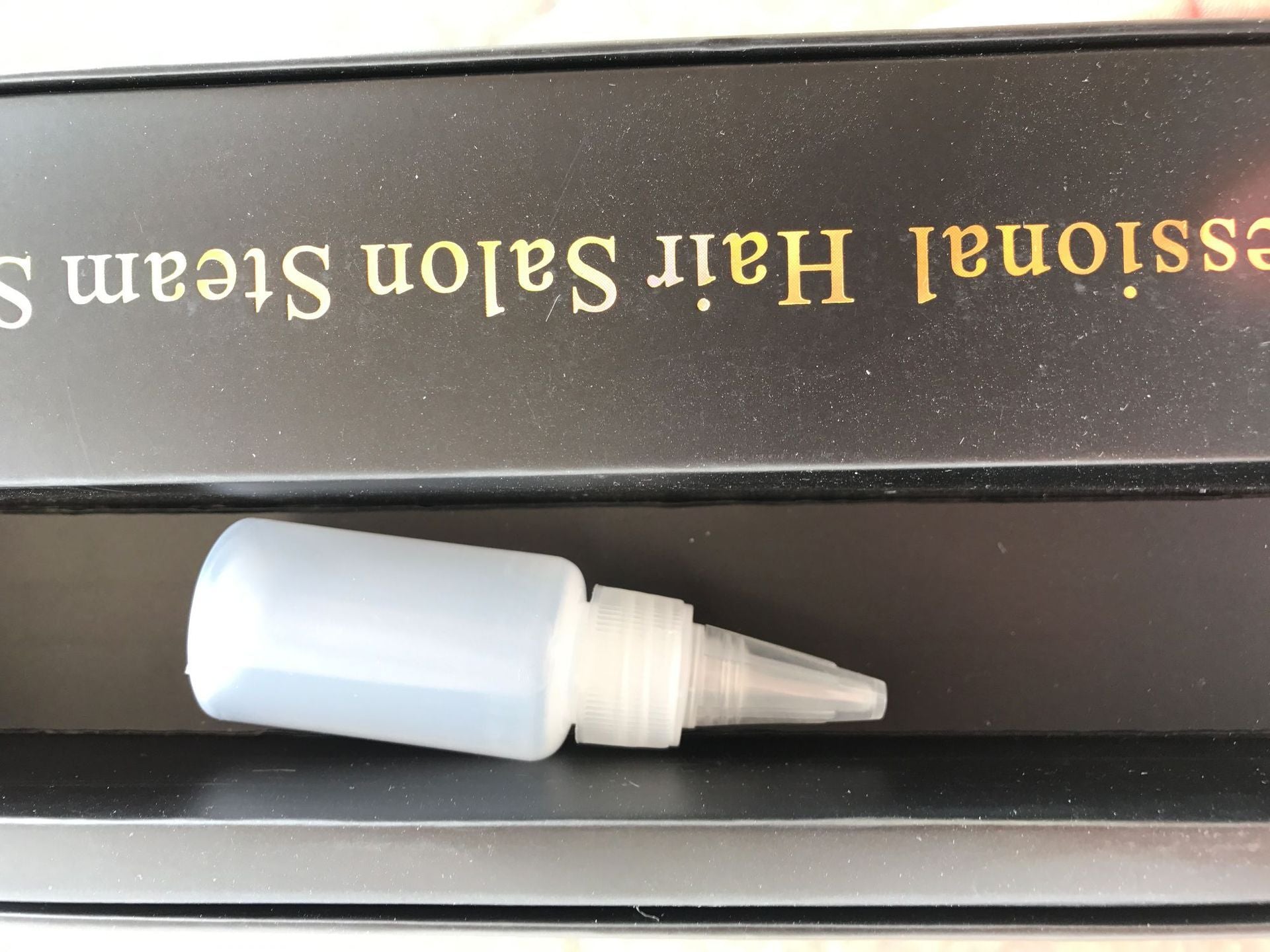 KTX-519123 Steam Hair Straightener with Adjustable Temperature Modes and LED Display