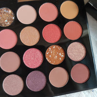 HKM-027027 16-Color Eyeshadow Palette with Gaia Anderson, Scarab, Peerless, and Charm Shades