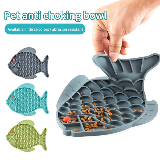 HKM-115219 Fish-Shaped Silicone Slow Feeding Mat for Dogs and Cats - Licking Plate and Dinner Bowl