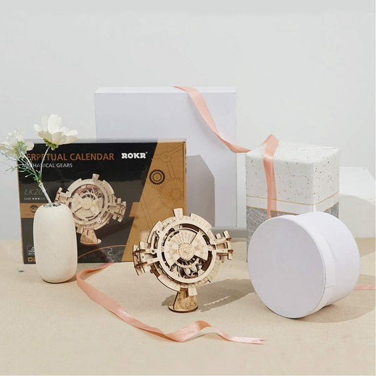 KTX-686611 Hand-Cranked Wooden Film Projector - Mechanical 3D Puzzle for Ages 15 and Up