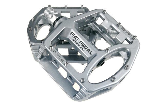 HKM-623891 Lightweight Magnesium Alloy Mountain Bike Flat Pedals for Enhanced Performance