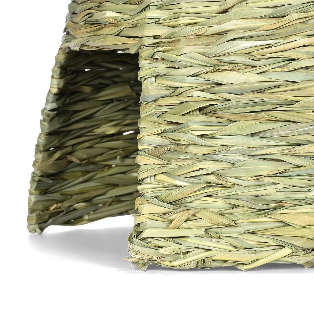 HKM-153427 Handmade Thatched Hut for Small Animals - Perfect for Rabbits, Hamsters, Hedgehogs, and Guinea Pigs