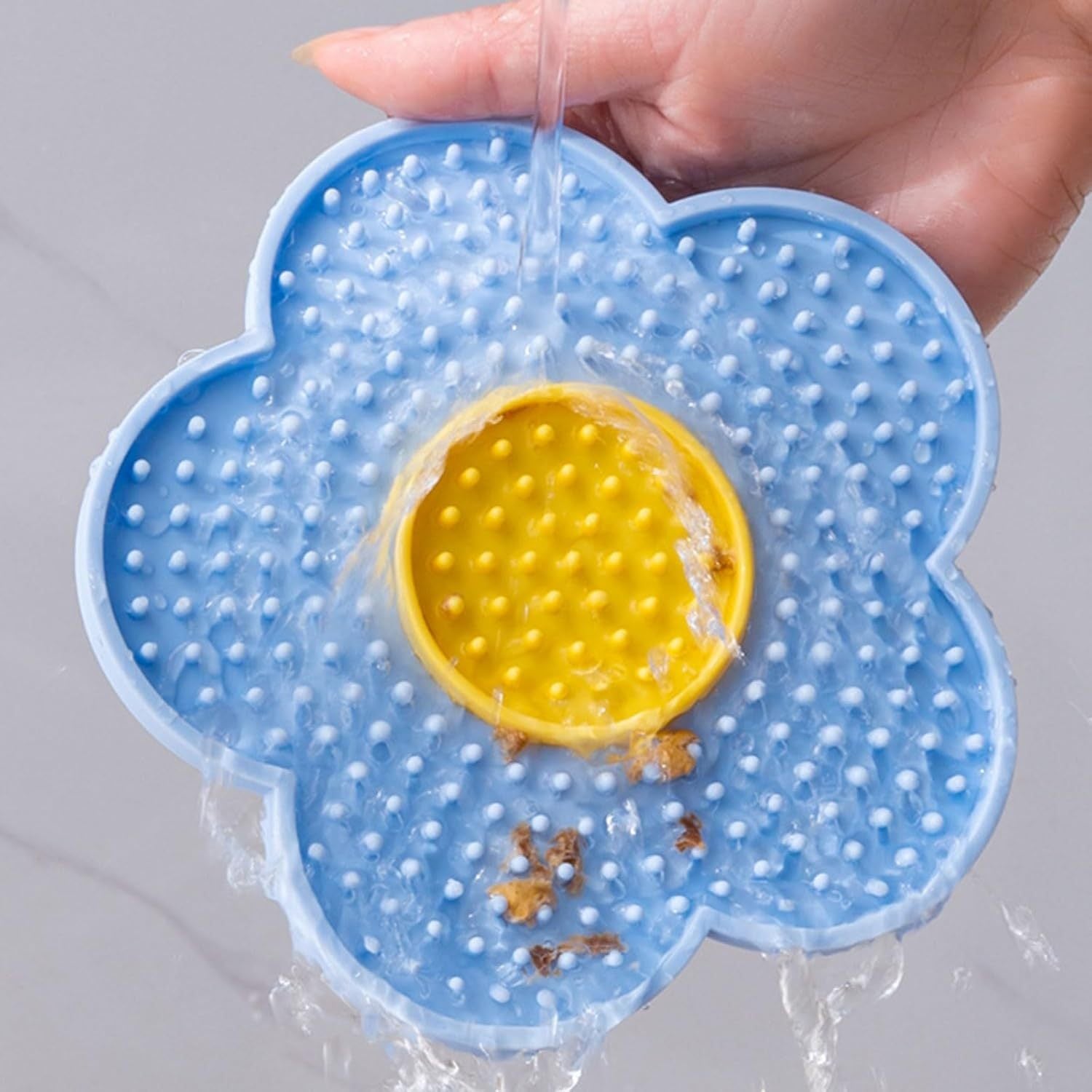HKM-072595 Silicone Flower-Shaped Licking Mat with Suction Cups for Dogs and Cats, Slow Feeder for Treats