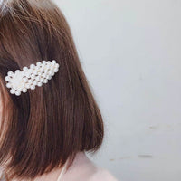 HKM-310099 Elegant Pearl Triangle Hairpin – Alloy Side Clip Accessory