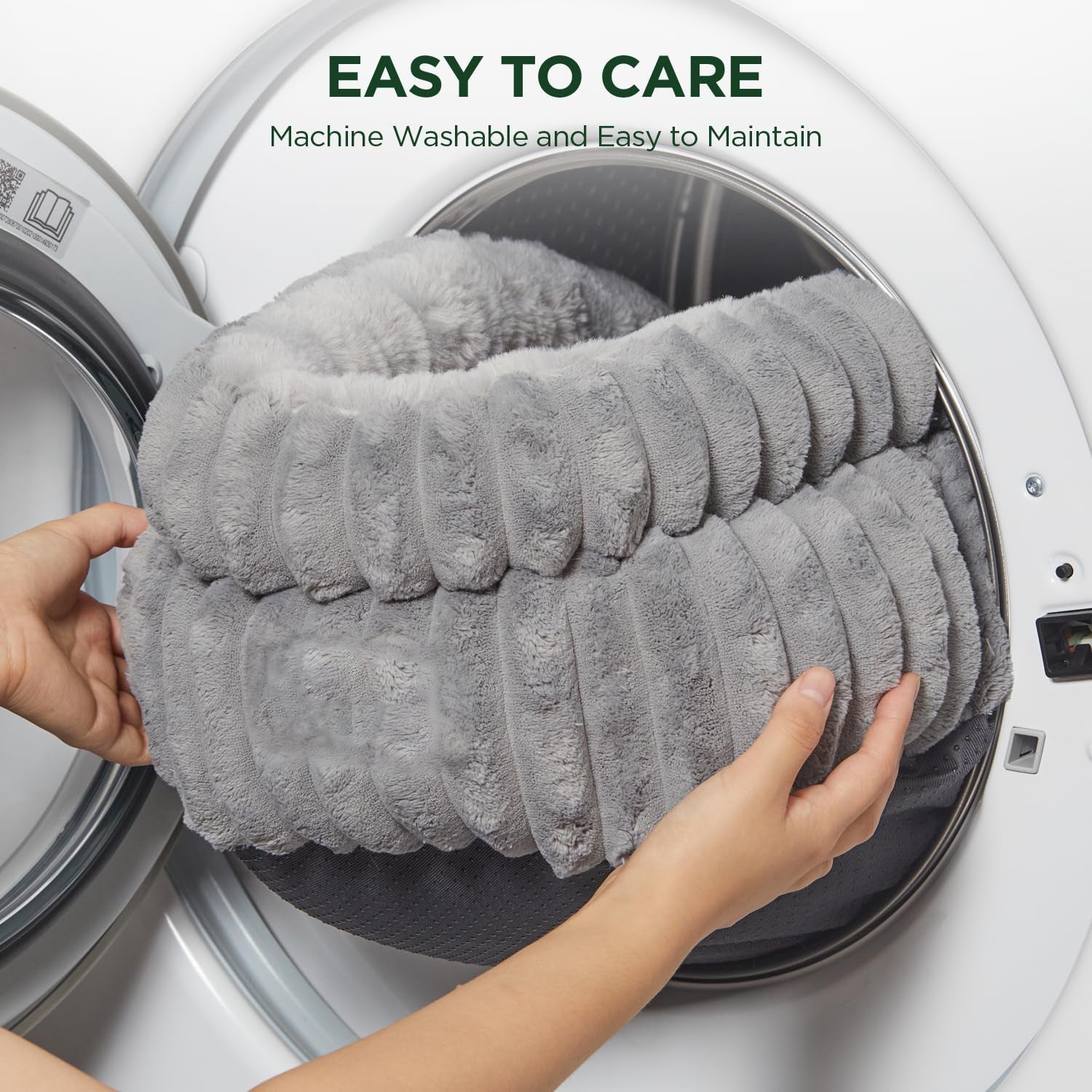 HKM-055123 Soft Plush Faux Fur Cat Bed for Indoor Cats and Kittens with Anti-Slip Bottom - Washable and Cozy Design