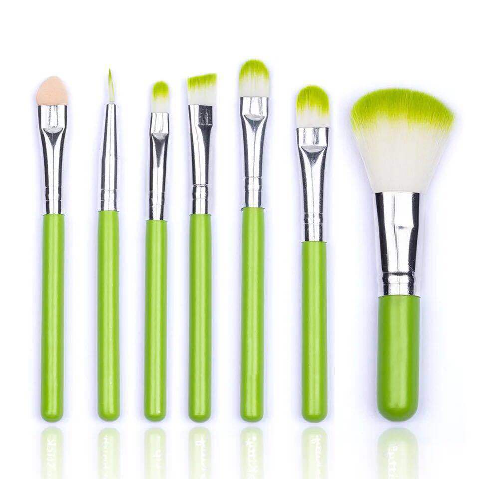 HKM-851987 7-Piece Makeup Brush Set with Wooden Handles and Corrugated Nylon Wool Bristles