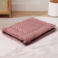 HKM-209747 Soft Wool Dog Cushion with Fish Scale Pattern - Cozy Sleeping Pad for Cats and Dogs in Autumn and Winter