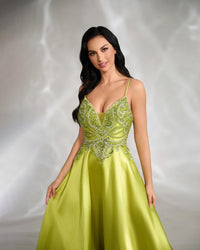 HKM-922451 Luxurious Emerald Green Evening Dress for Women - Elegant Design, Perfect for Formal Occasions