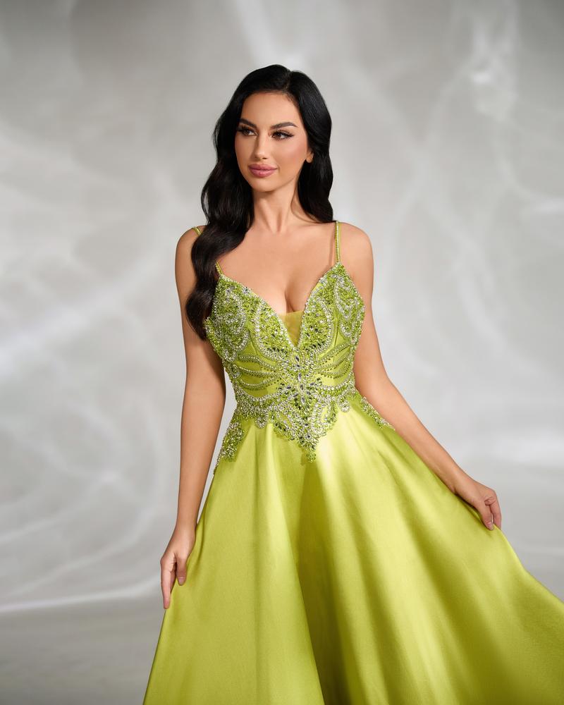 HKM-922451 Luxurious Emerald Green Evening Dress for Women - Elegant Design, Perfect for Formal Occasions