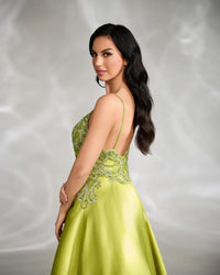 HKM-922451 Luxurious Emerald Green Evening Dress for Women - Elegant Design, Perfect for Formal Occasions