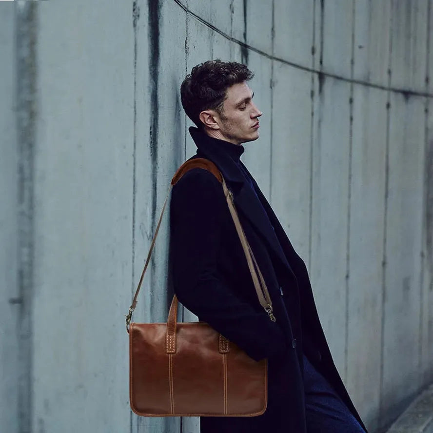 HKM-381075 Men's Retro Leather Messenger Bag for Casual and Business Use