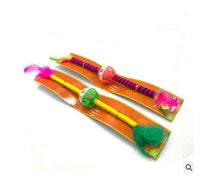 HKM-236115 Solid Wood Cat Stick Toy with Hemp, Feather Rope, and Bell - Handmade Cat Plaything