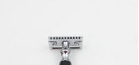 HKM-185619 Men's Manual Shaver with Black Resin Handle and Universal Double-Sided Blade