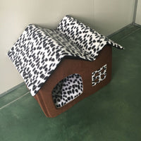 HKM-981523 Winter Pet Kennel Double Roof Dog House - Cozy Cloth Design, Spacious Dimensions 55x40x42 cm