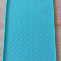 HKM-173523 Eco-Friendly Silicone Pet Mat with Anti-Slip and Leak-Proof Design, Ideal for Drinks and Chilled Foods
