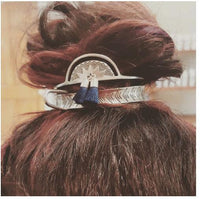HKM-176723 Wooden Hairpin with Alloy Pendant and Colorful Feathers - Stylish Hair Accessory
