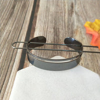 HKM-176723 Wooden Hairpin with Alloy Pendant and Colorful Feathers - Stylish Hair Accessory