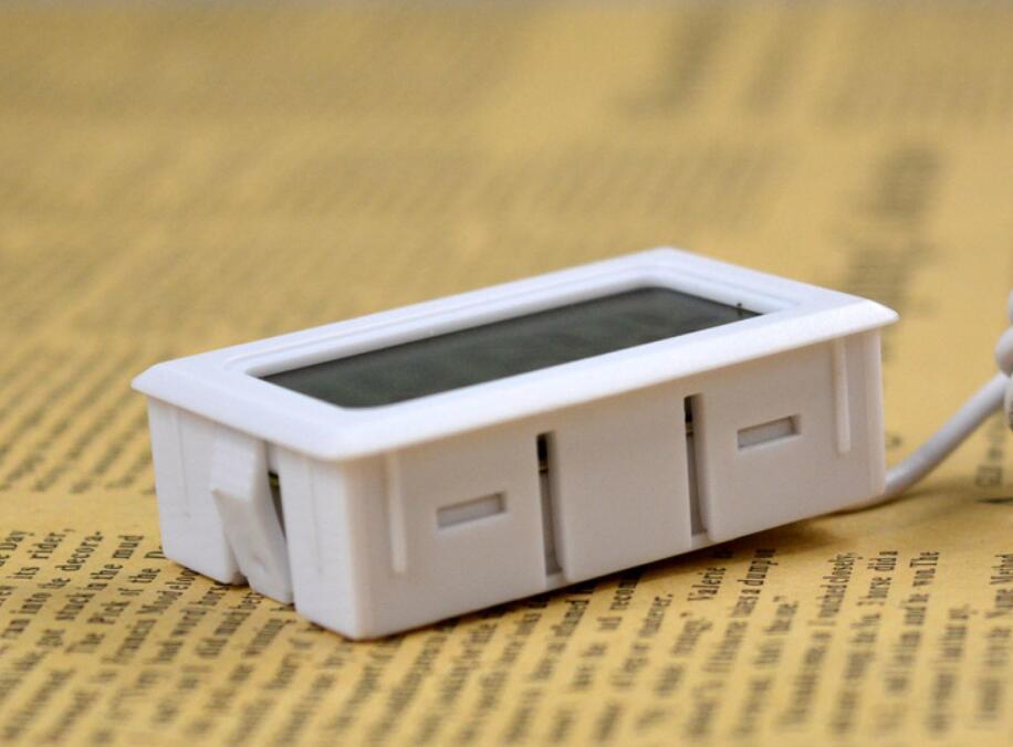 HKM-500371 Multi-Function Aquarium Thermometer for Home and Outdoor Use - Accurate Temperature Measurement for Water, Air, and Body