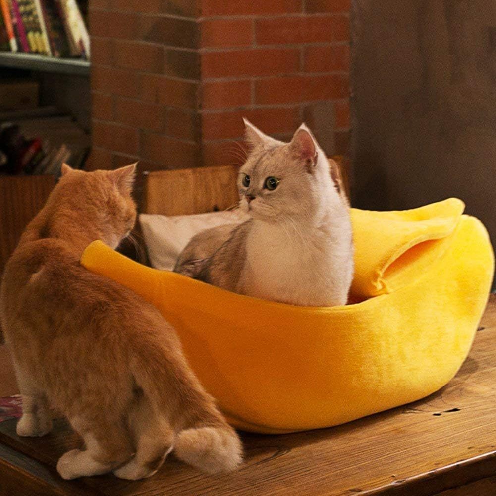 HKM-299667 Cozy Soft Banana-Shaped Cat Bed House for Cats, Kittens, Rabbits, and Small Dogs