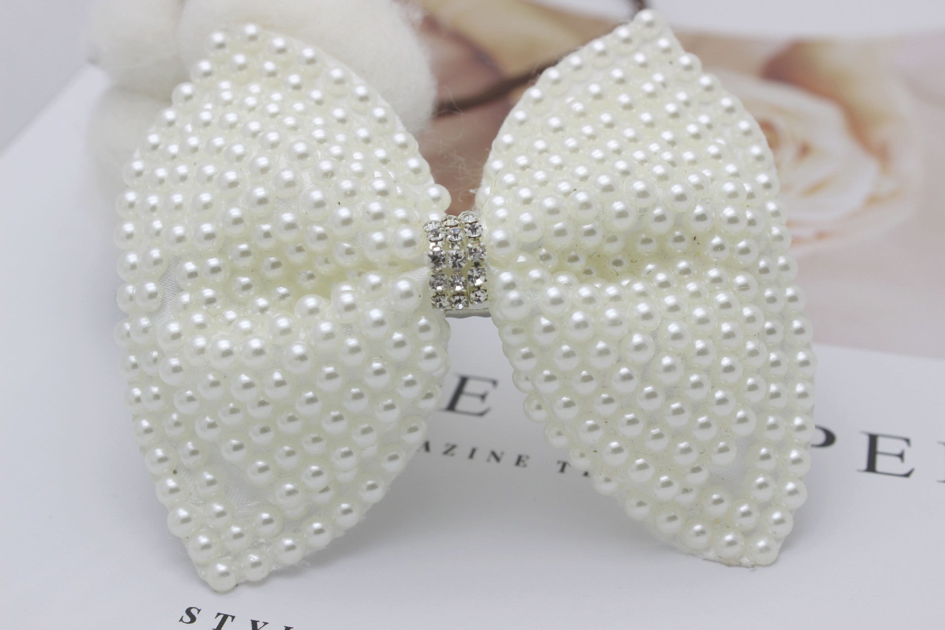 HKM-932691 Pearl Bow Hair Clip with White Crystal Accent for Women