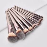 HKM-478227 22-Piece Loose Powder Blush and Eyeshadow Makeup Brush Set with Wooden Handles and Soft Man-Made Fibers