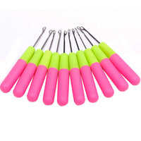 HKM-444627 Plastic and Metal Crochet Needle for Weaving with Comfortable Handle - 16 cm Length, 5.5 mm Width