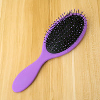 HKM-878355 Anti-Static Travel Comb Made of Durable ABS – 22.5 x 7 cm Design