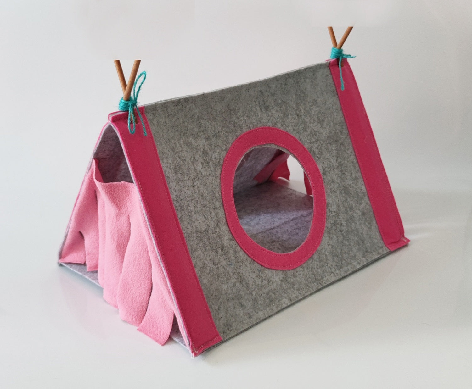 HKM-646419 Cozy Medium-Felt Corner House Tent for Small Pets - Blue, Pink, Christmas Green & Blue Options