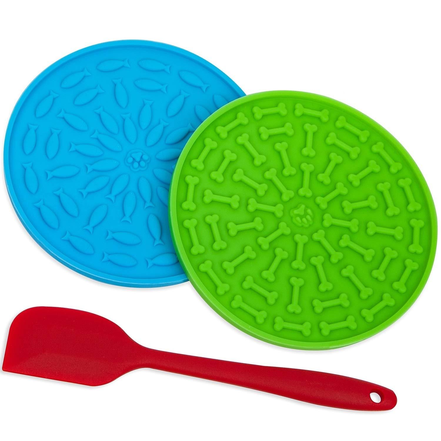HKM-525395 Pet Silicone Slow Feeding Licking Mat with Suction Cups for Dogs, Ideal for Bath & Meal Time Use, 16cm or 21cm Size Options