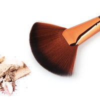 HKM-371667 Large Blush Brush with Wooden Handle and Corrugated Silk Nylon Wool bristles, 21.5cm Size