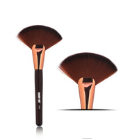 HKM-371667 Large Blush Brush with Wooden Handle and Corrugated Silk Nylon Wool bristles, 21.5cm Size